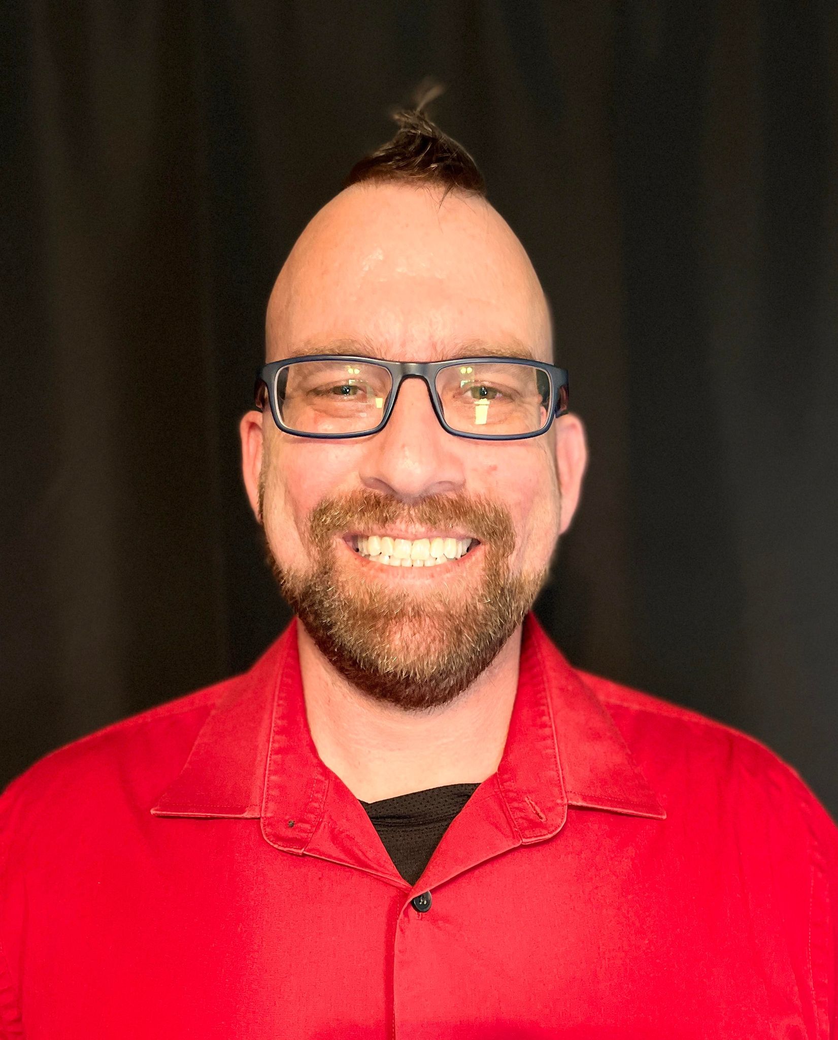 headshot picture of Ryan Wenzel